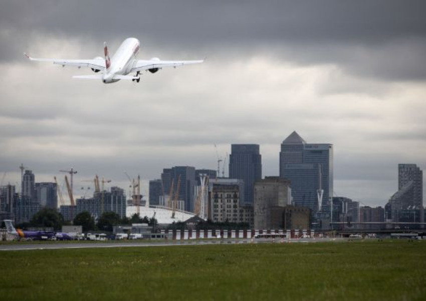 Затвориха "London City Airport" заради бомба от "Втората световна война"